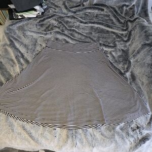 Old Navy Monochrome Striped Skirt